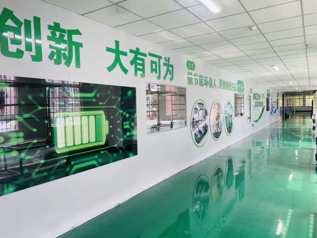 首批充电桩产品下线！jinnianhui今年会新能源跑出发展“加速度”